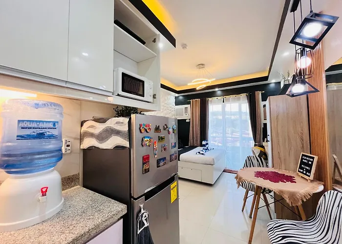 Azehr\'S Walk Up And Cozy Condo